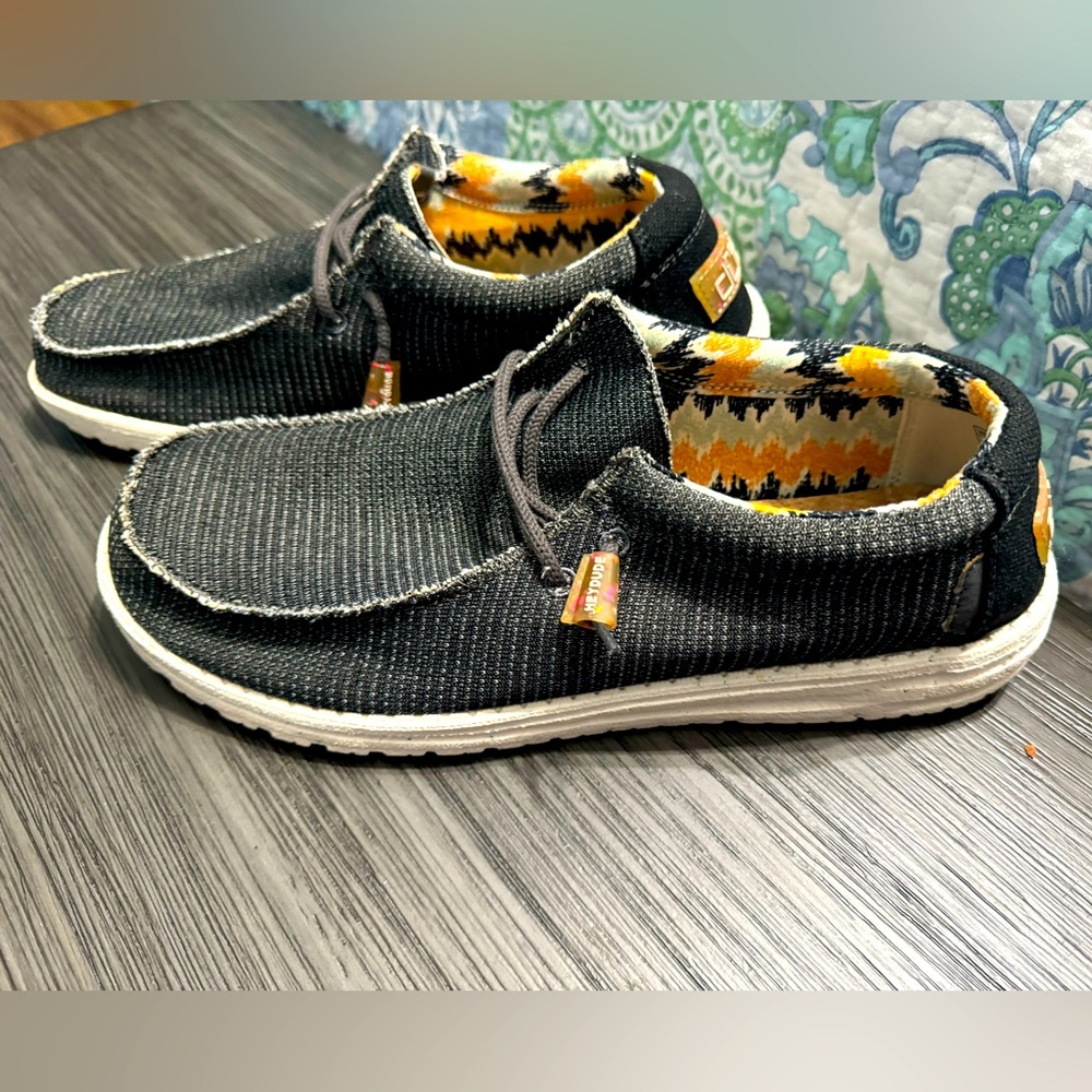 Hey Dude Wally stretch , dark grey, Size 12
